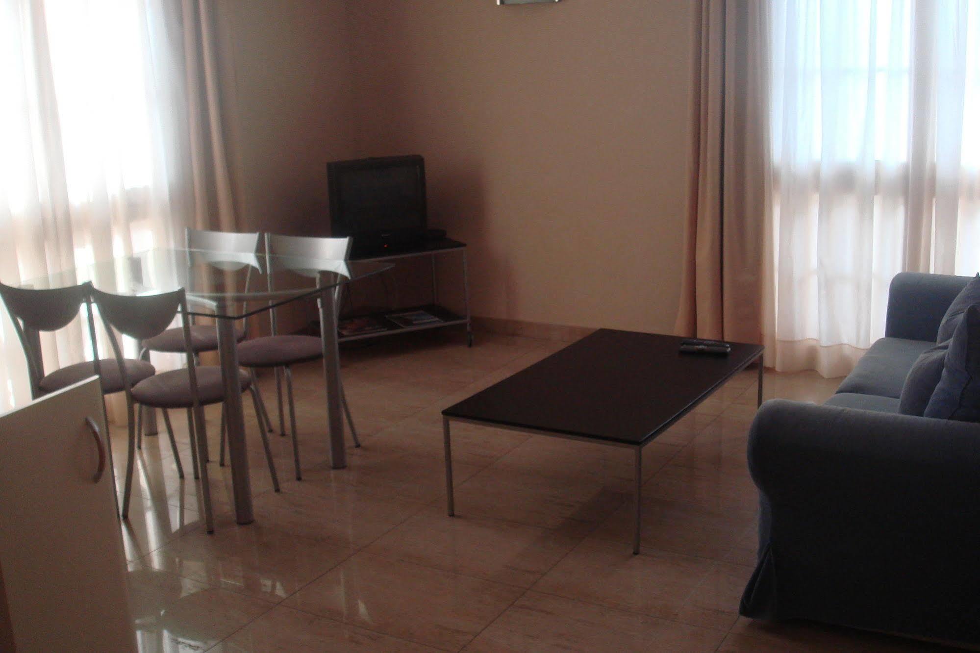Apartaments Bt Vent De Garbi Емпуріабрава Екстер'єр фото